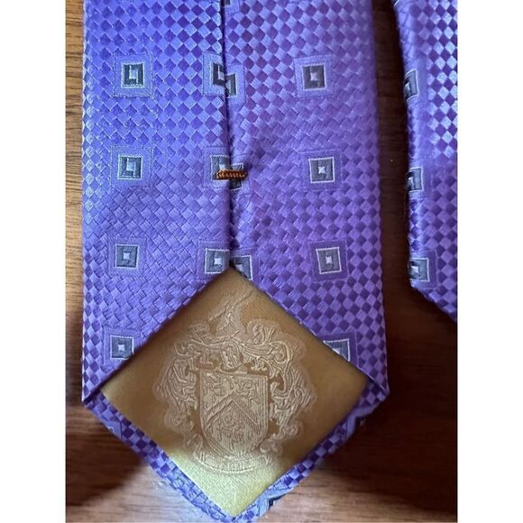 Donald Trump Signature 100% Silk Purple and Yellow Tie - Picture 5 of 5